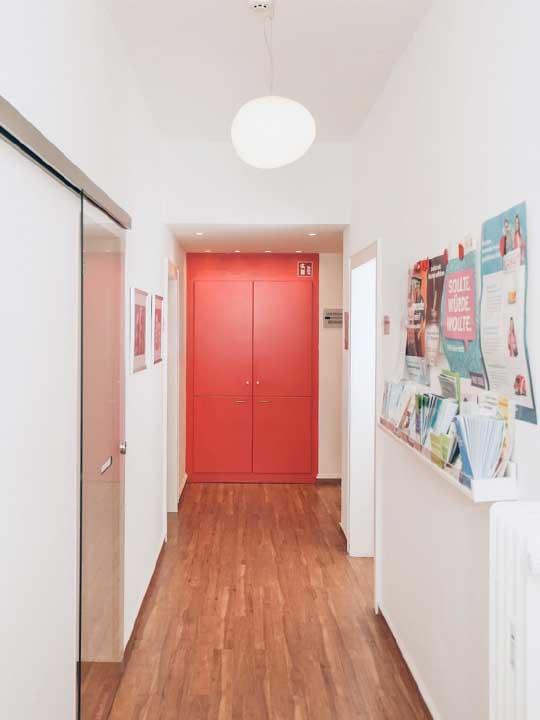 patientenservice-neurologie-psychiatrie-krefeld-flur Praxisräume - neurologikum krefeld